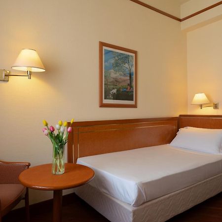 Hotel Delfino Taranto Luaran gambar