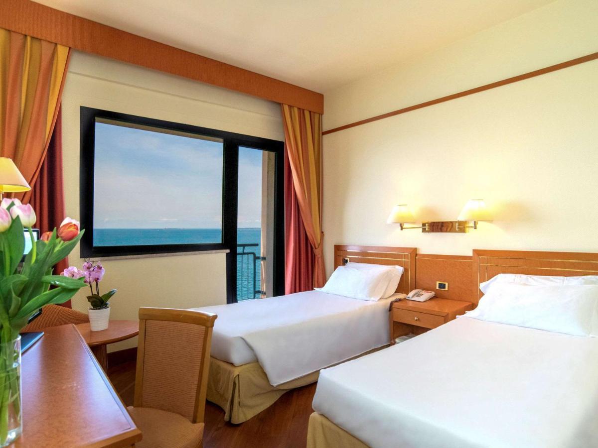 Hotel Delfino Taranto Luaran gambar