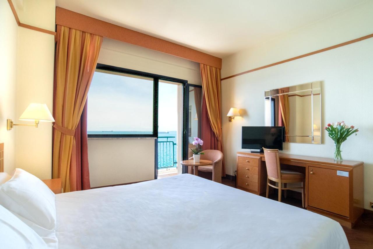 Hotel Delfino Taranto Luaran gambar