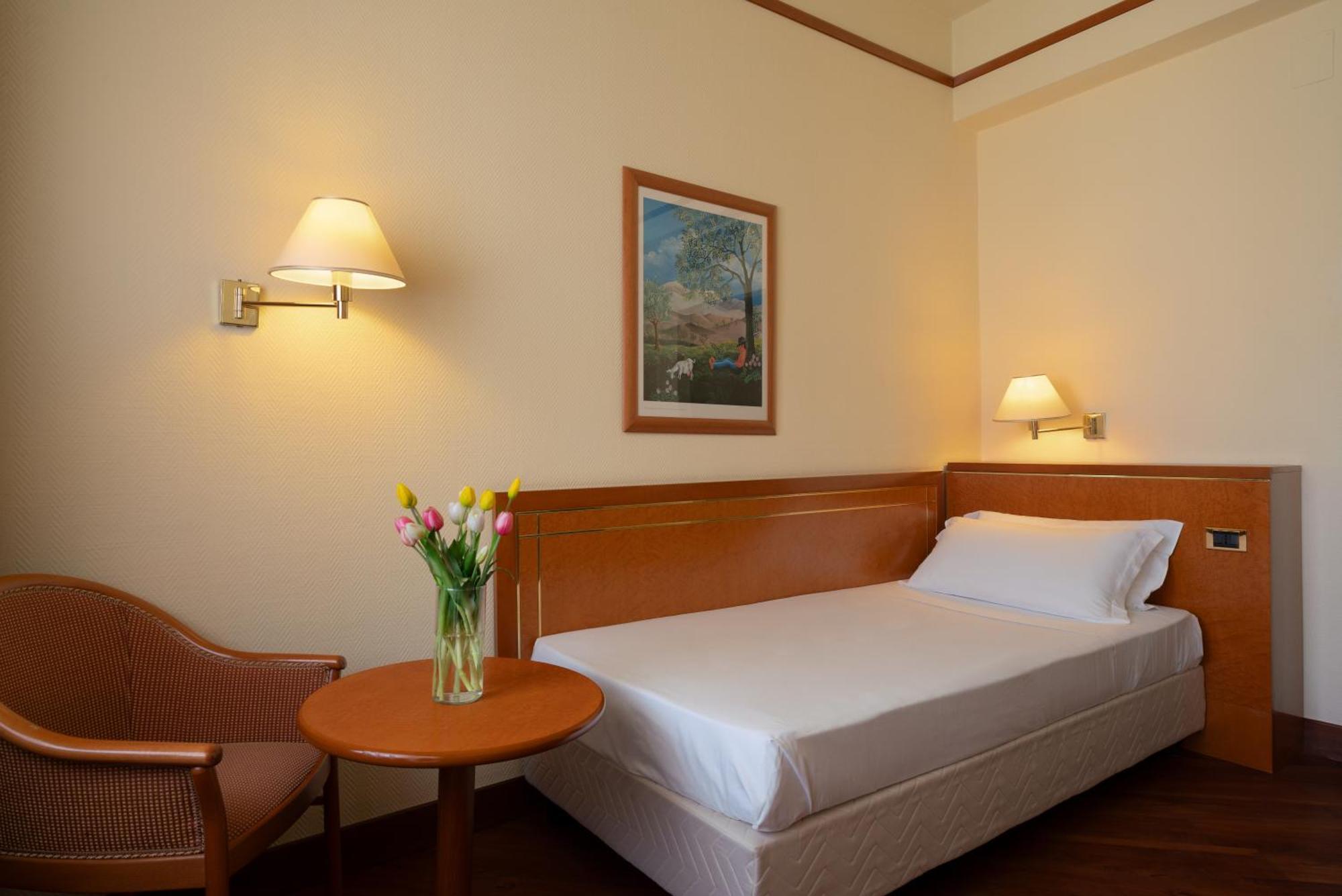 Hotel Delfino Taranto Luaran gambar